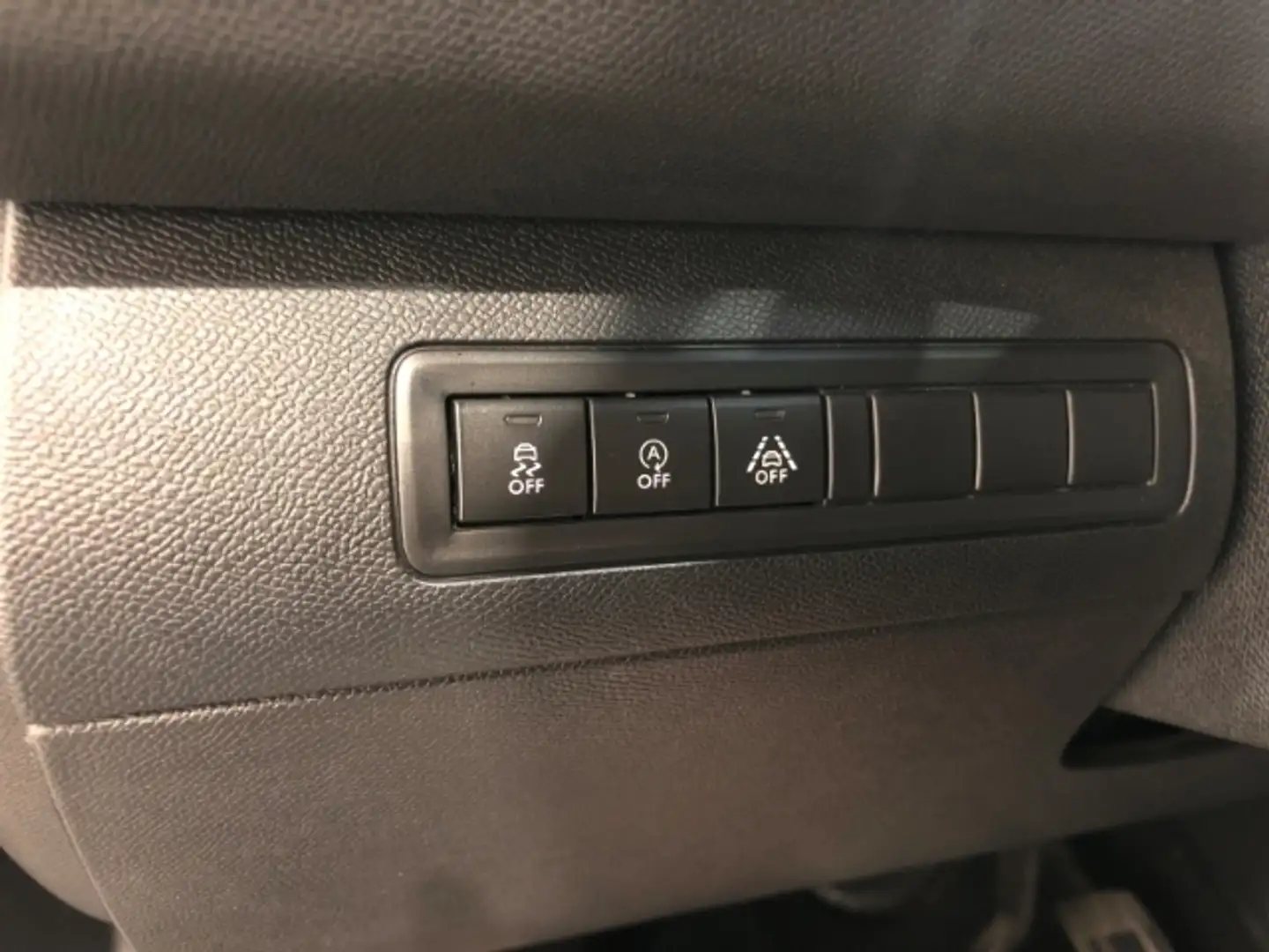 Vehicle image, number 13
