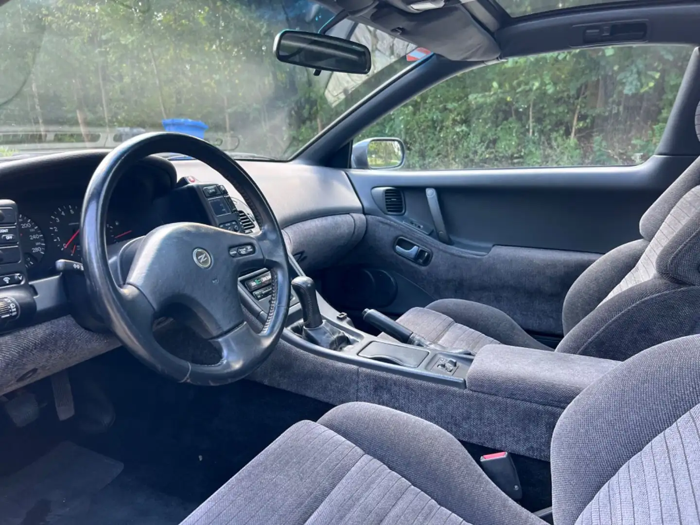 Vehicle image, number 12