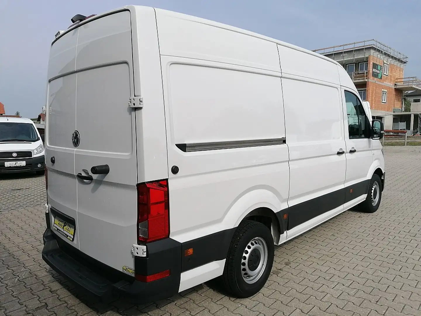 Vehicle image, number 6
