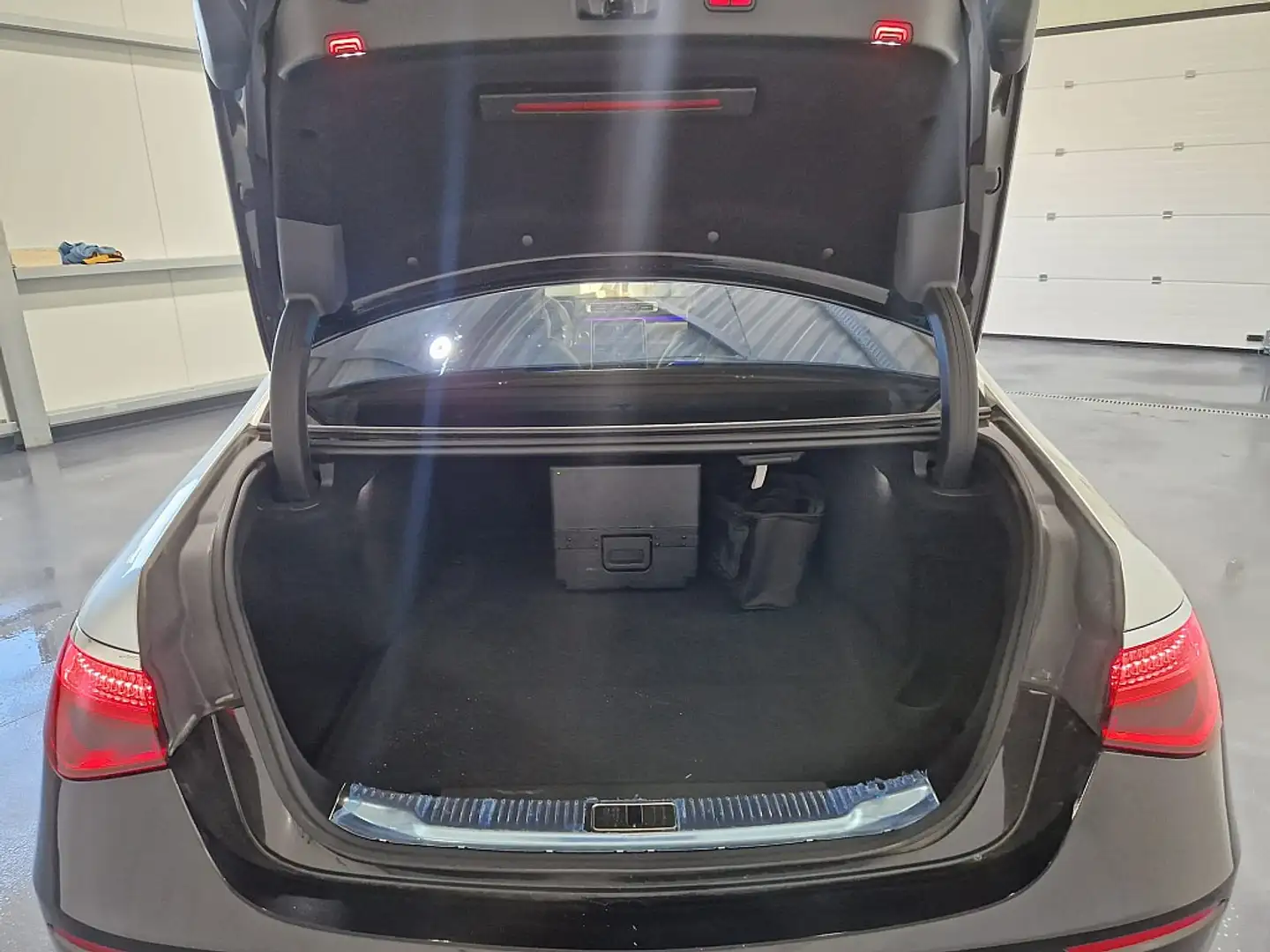 Vehicle image, number 10