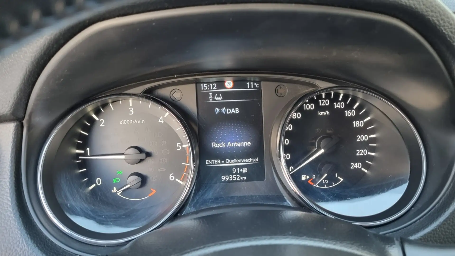 Vehicle image, number 12
