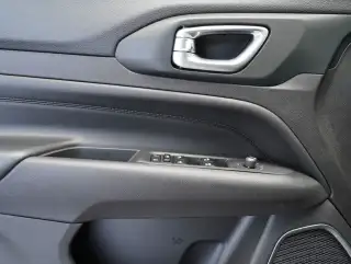 Vehicle image thumbnail, number 10