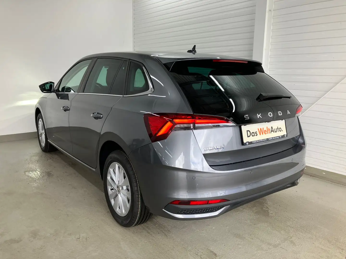 Vehicle image, number 4