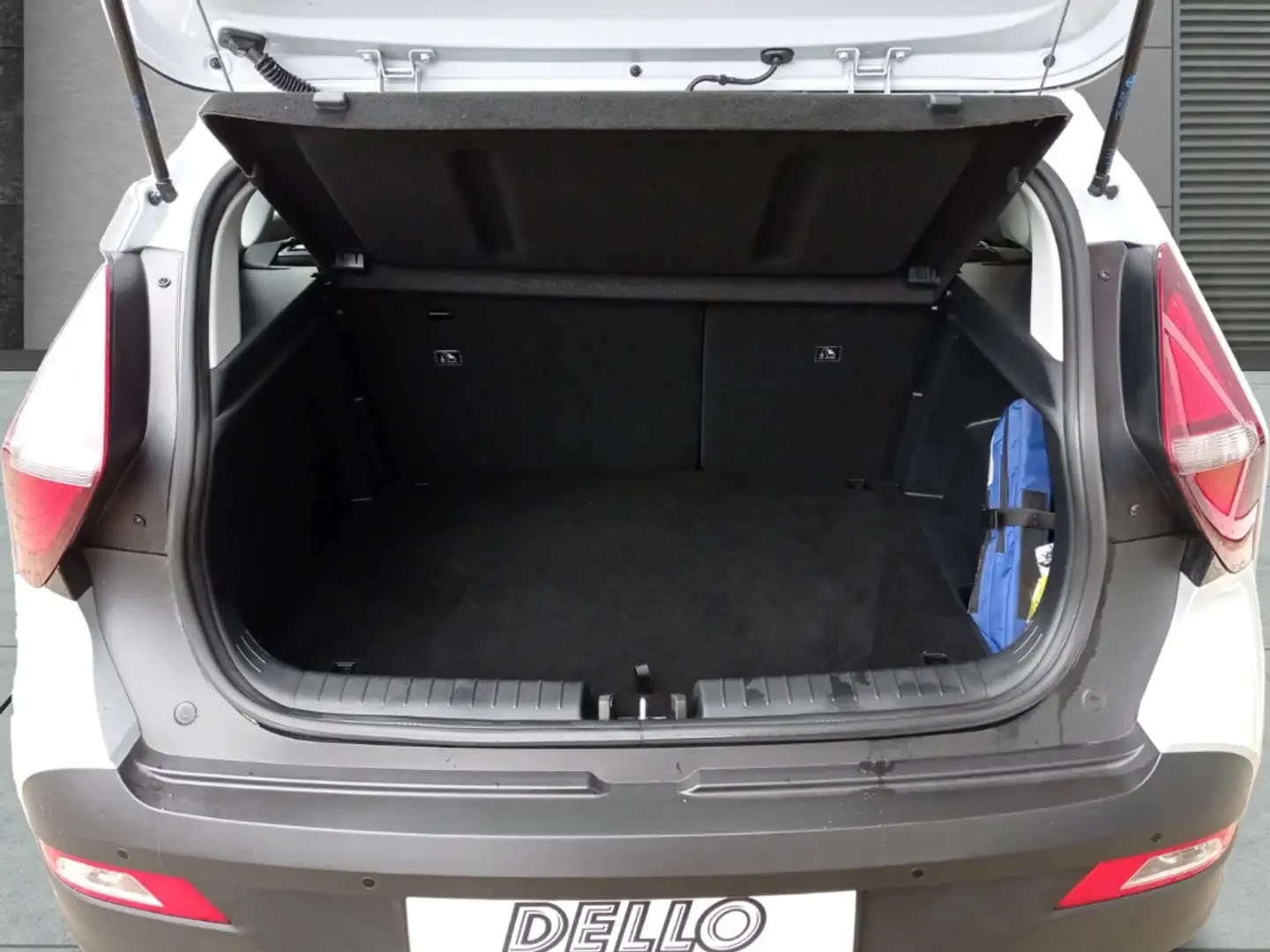 Vehicle image, number 5