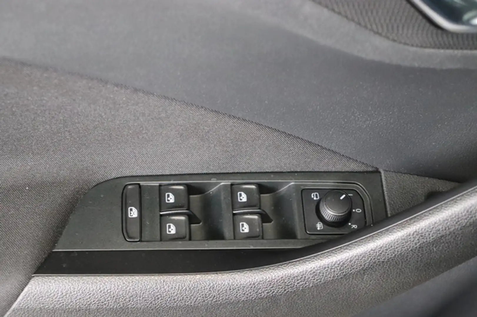 Vehicle image, number 20
