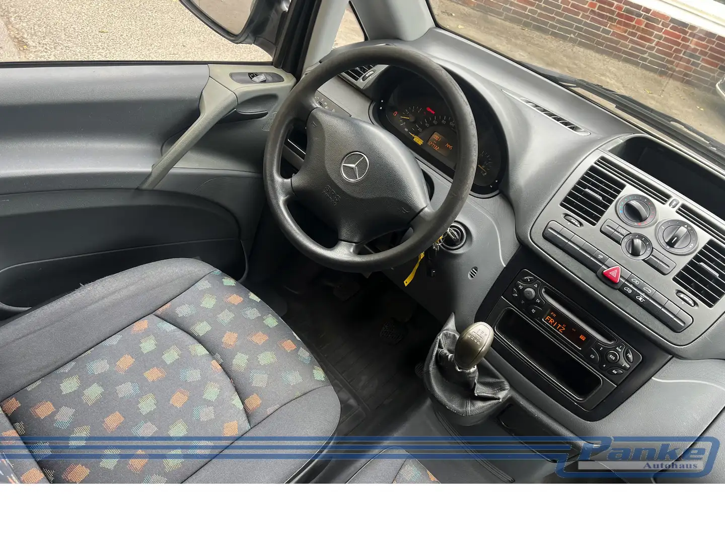 Vehicle image, number 3