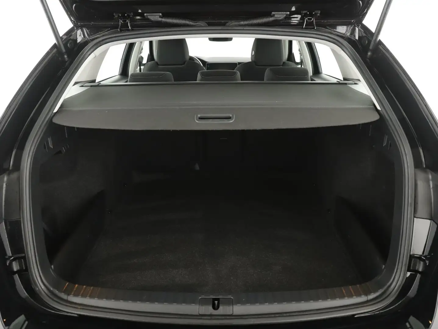 Vehicle image, number 10