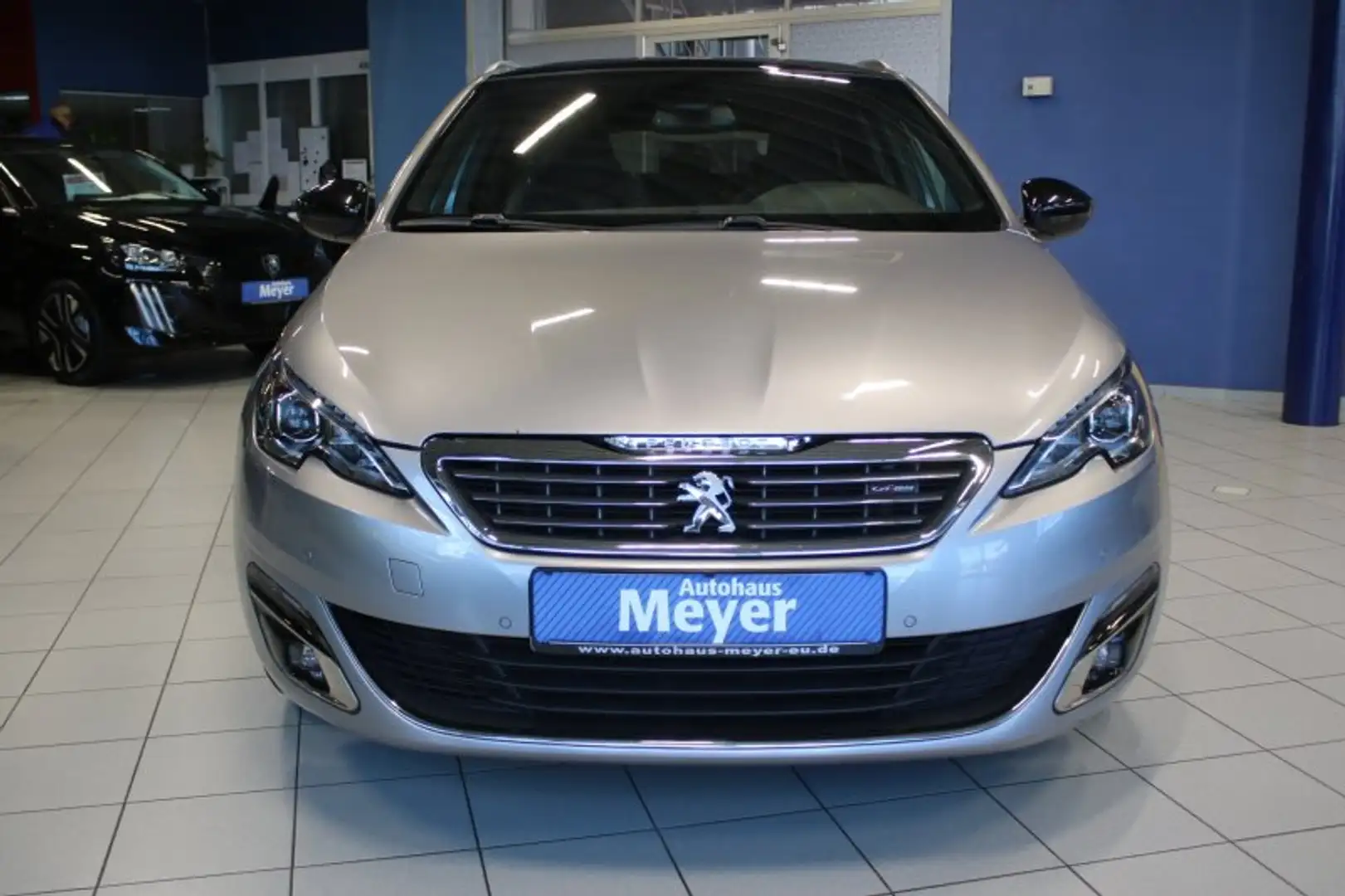 Vehicle image, number 2