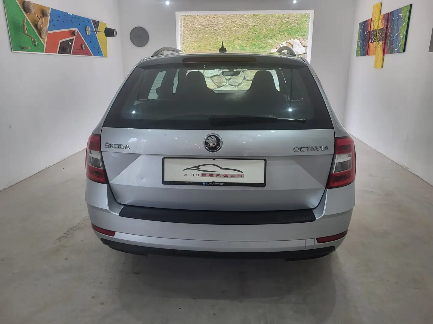 Vehicle image, number 5