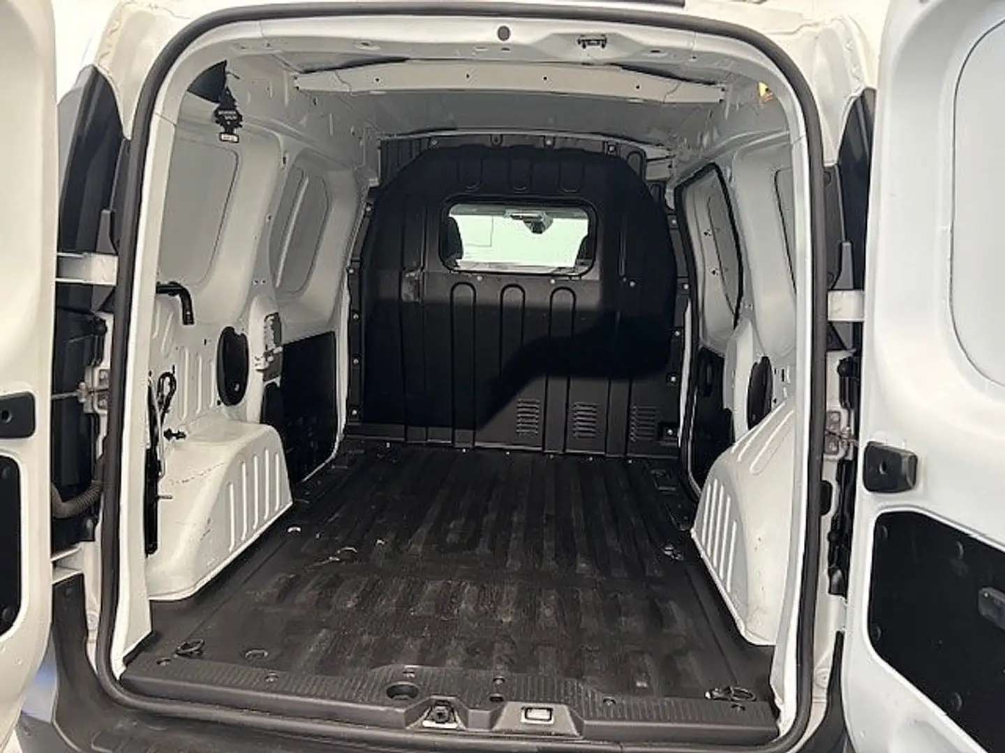 Vehicle image, number 5