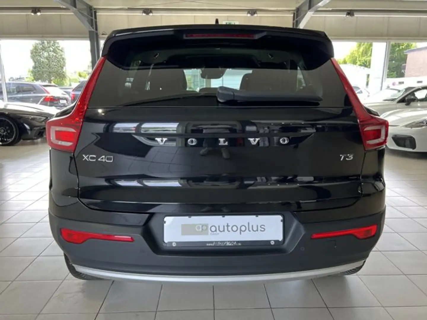 Vehicle image, number 8