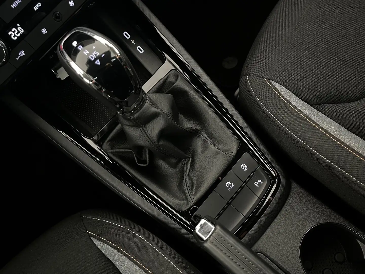 Vehicle image, number 14