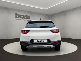 Vehicle image thumbnail, number 4