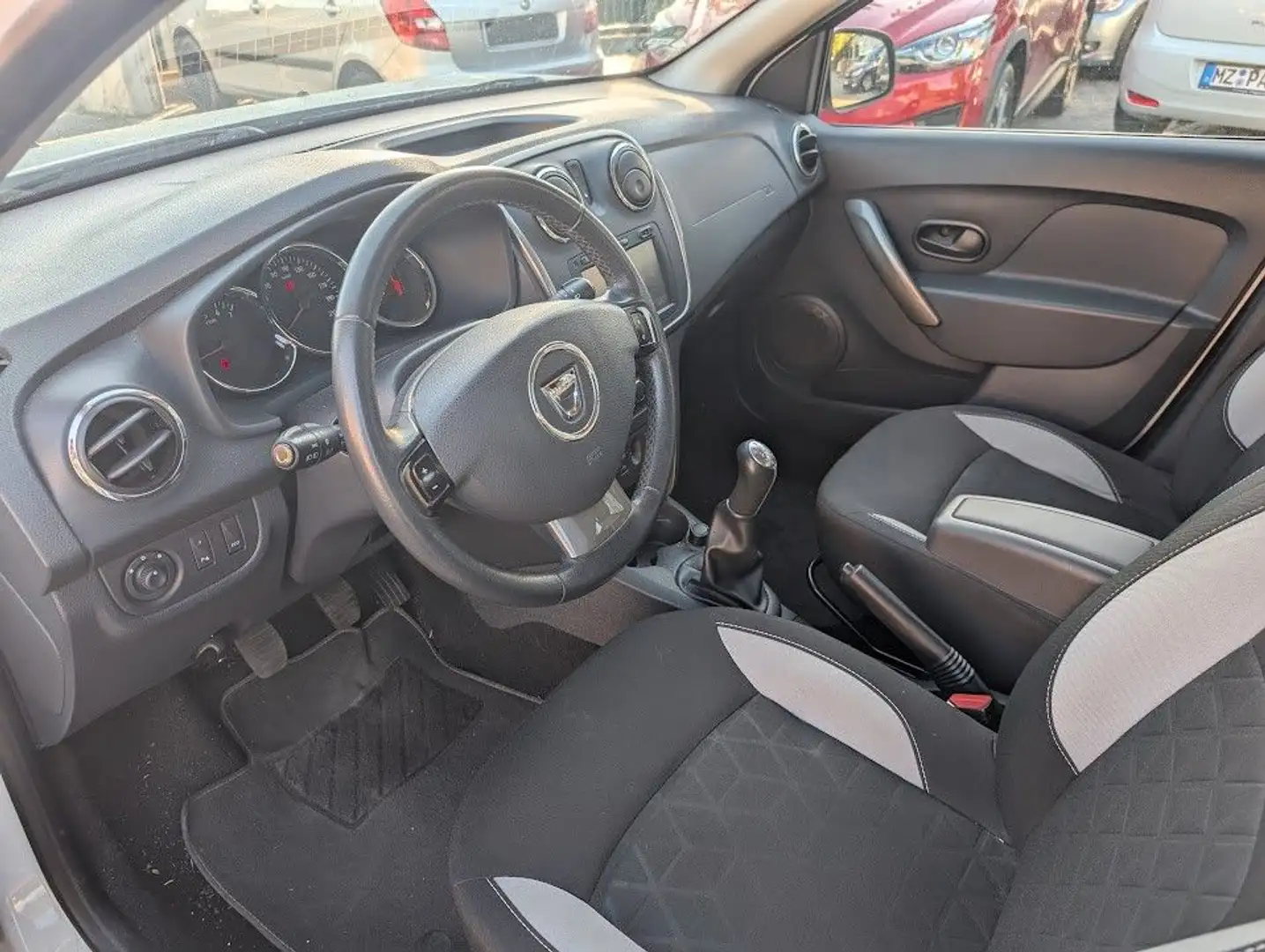 Vehicle image, number 8