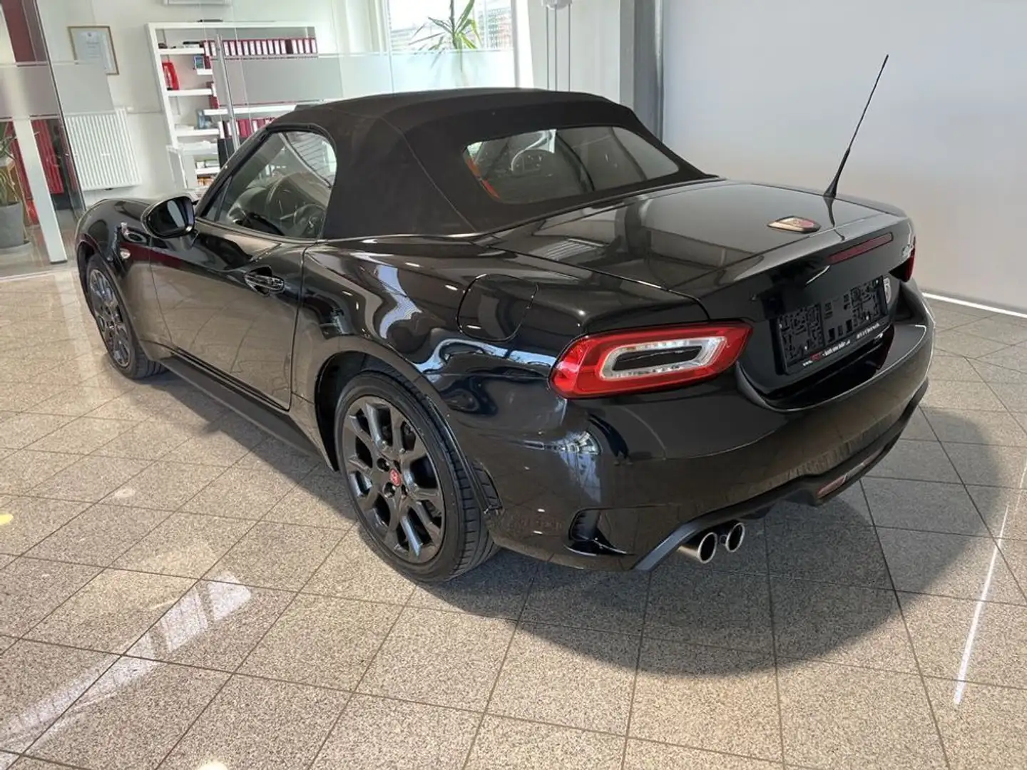 Vehicle image, number 3