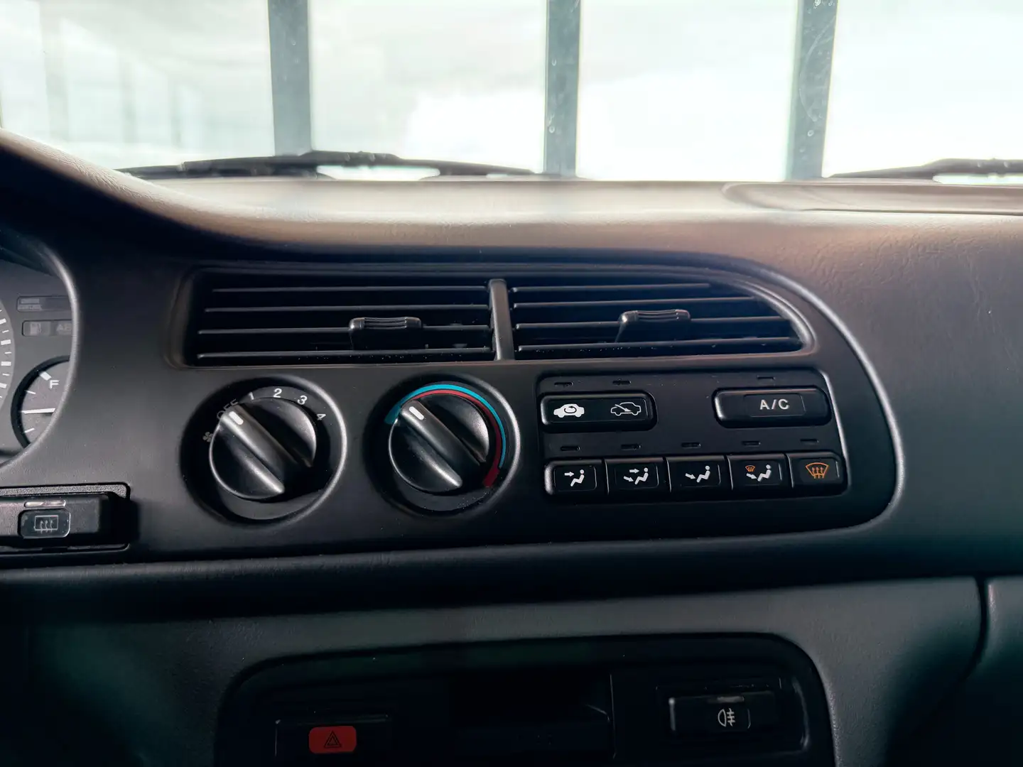 Vehicle image, number 13