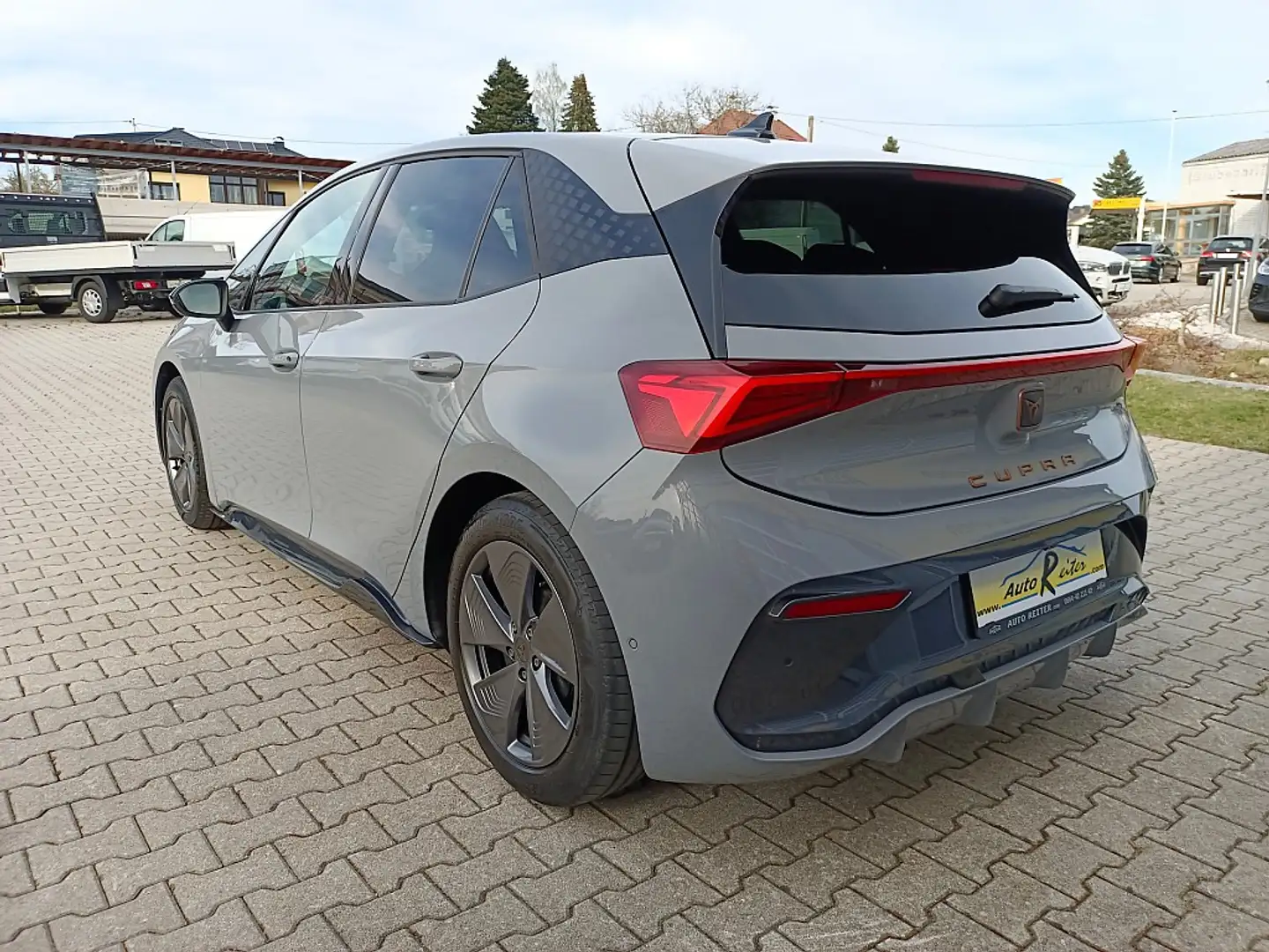 Vehicle image, number 3