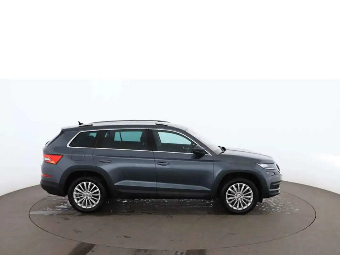 Vehicle image, number 2