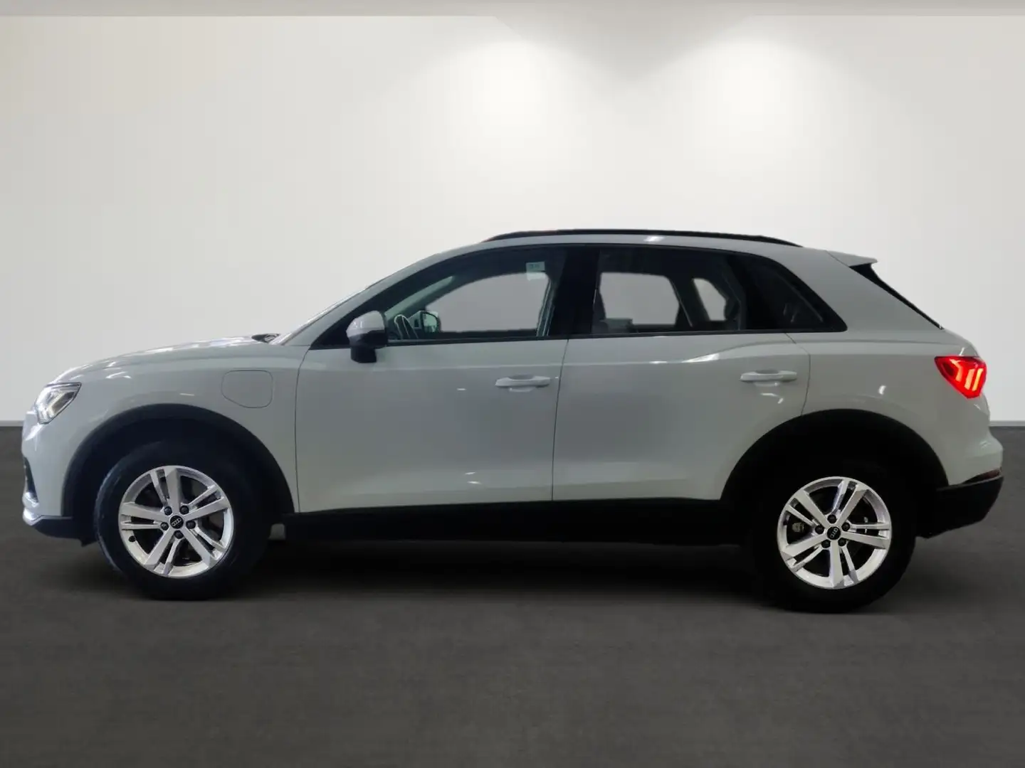 Vehicle image, number 6