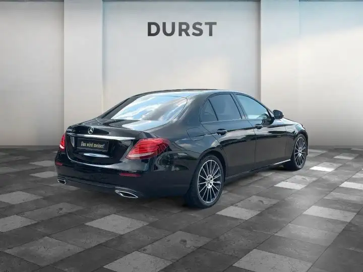 Additional image of the vehicle