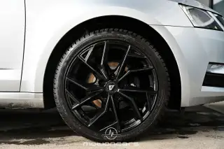 Vehicle image thumbnail, number 7