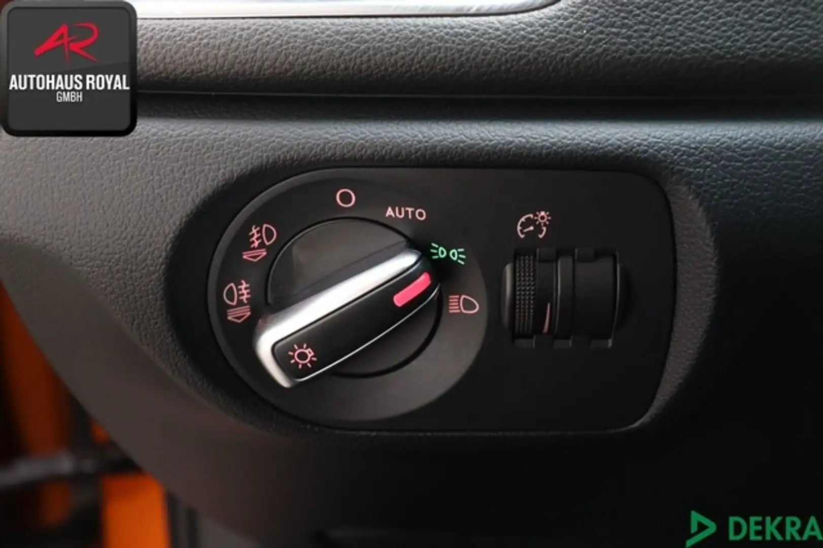 Vehicle image, number 12