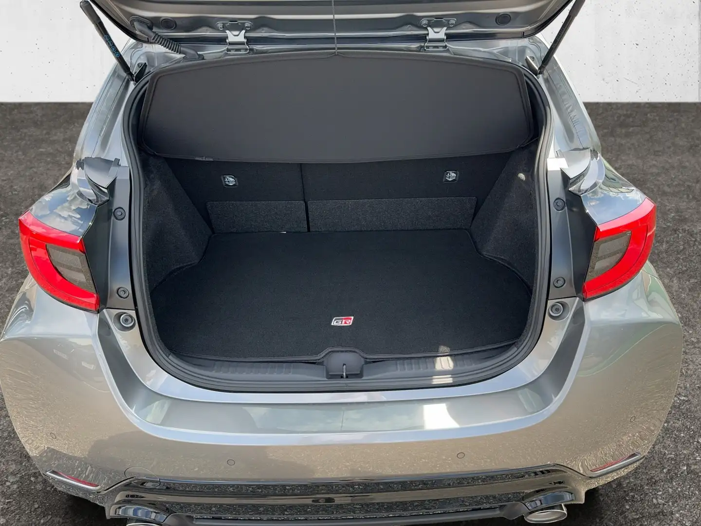 Vehicle image, number 9