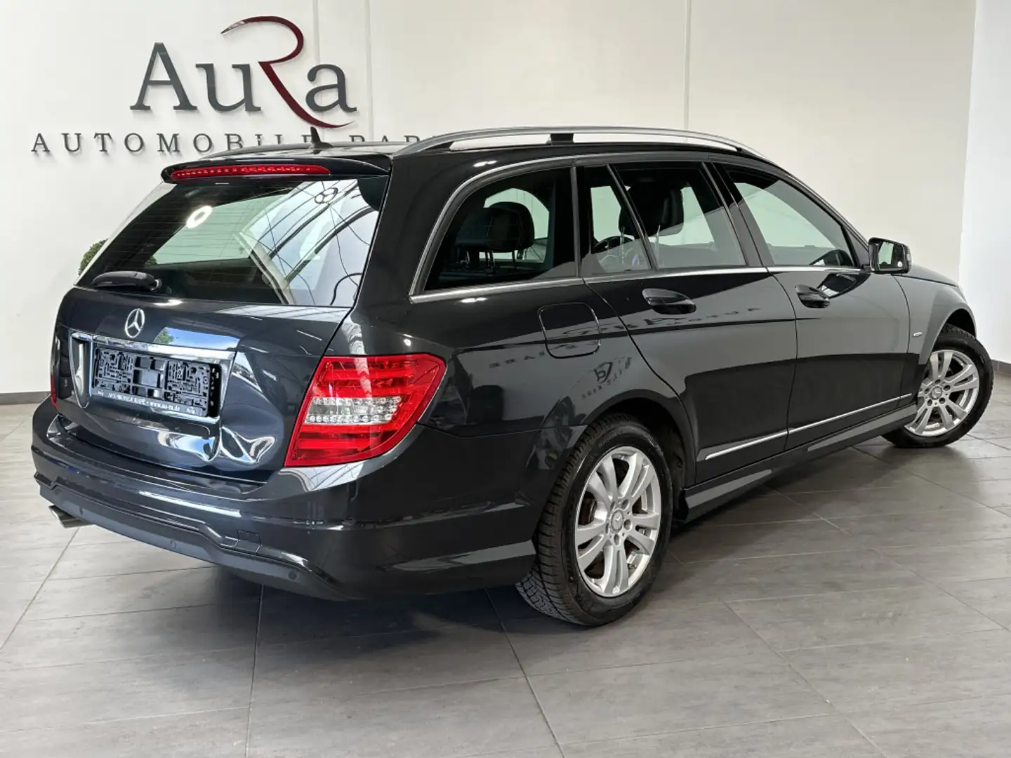 Vehicle image, number 4