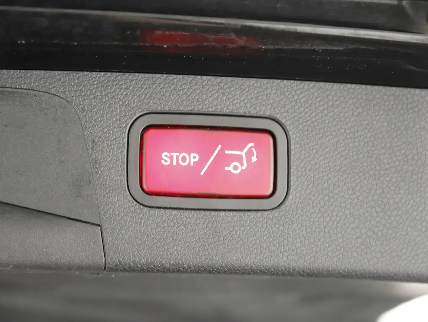 Vehicle image, number 19