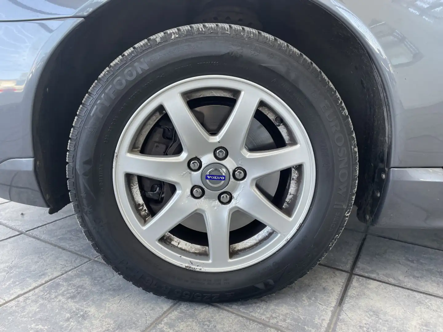 Vehicle image, number 4