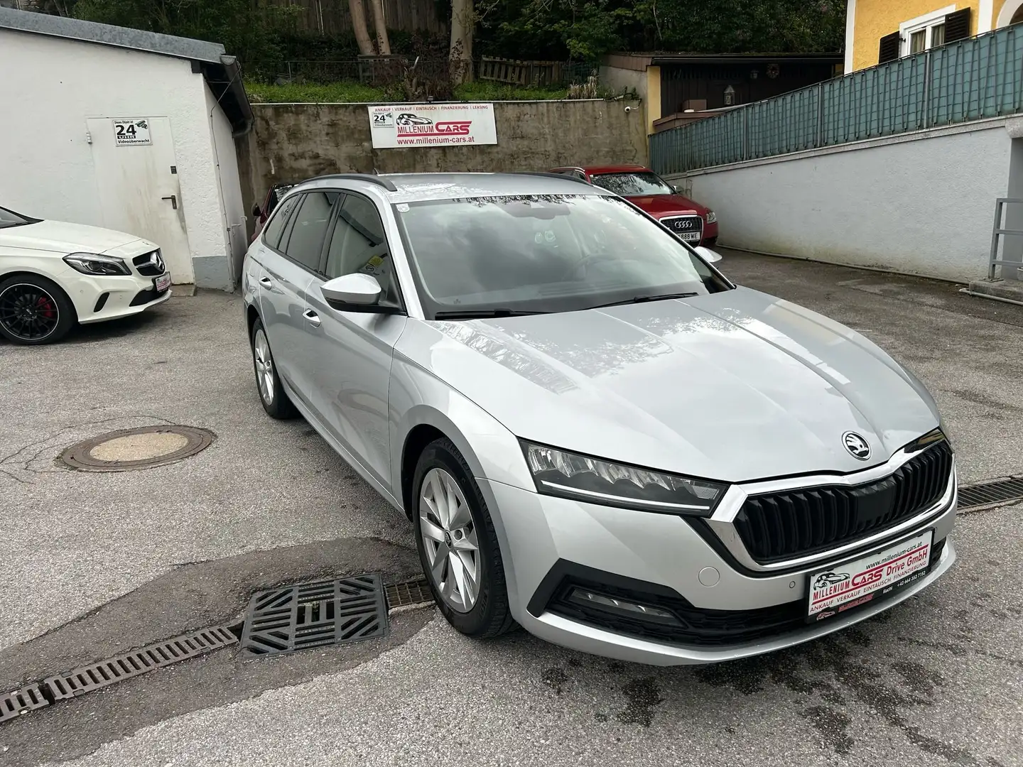 Vehicle image, number 13