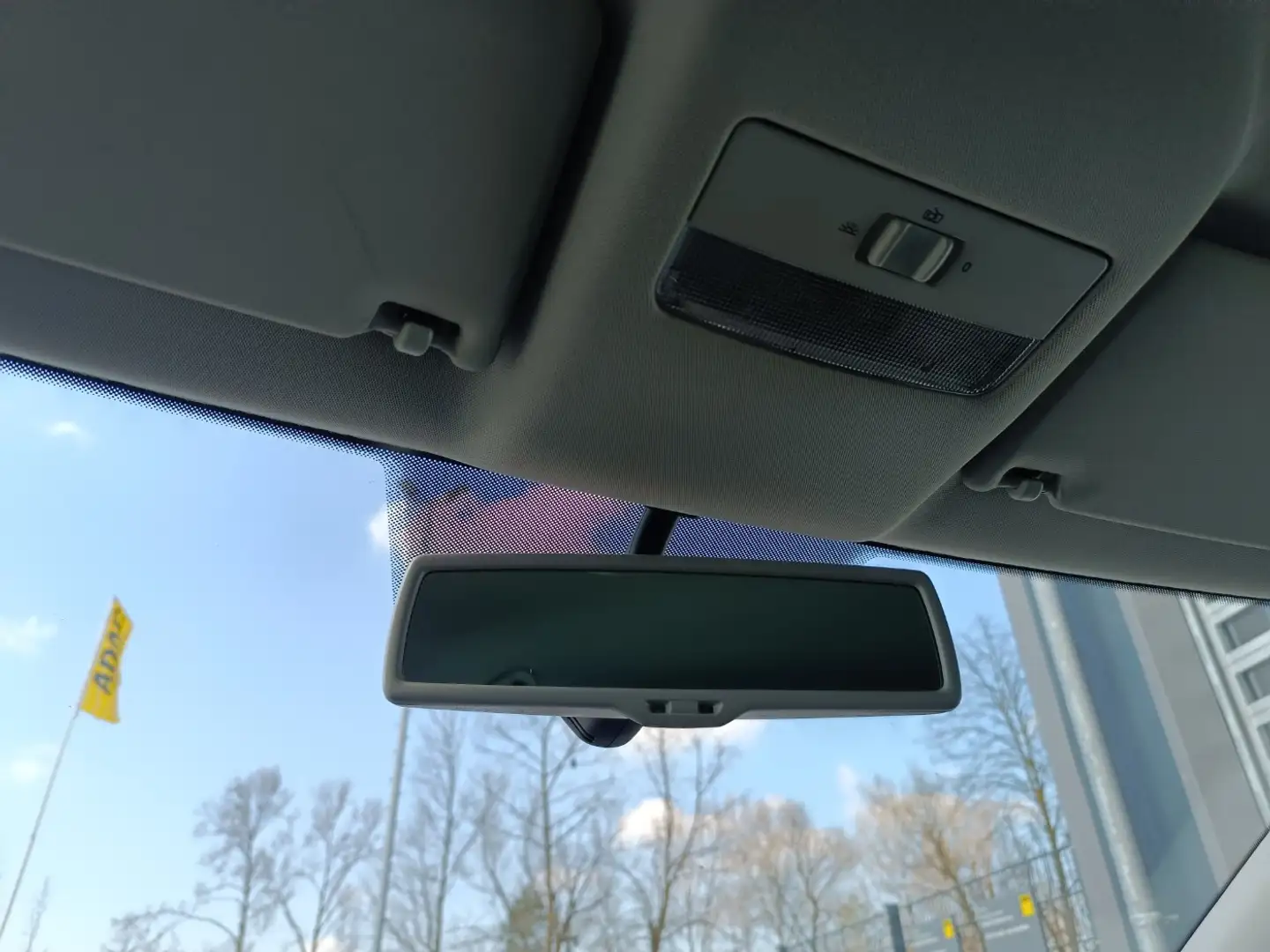 Vehicle image, number 9
