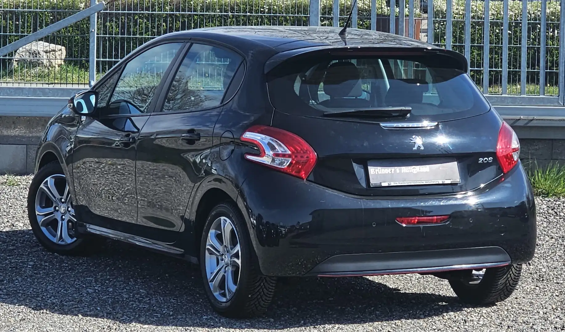 Vehicle image, number 4