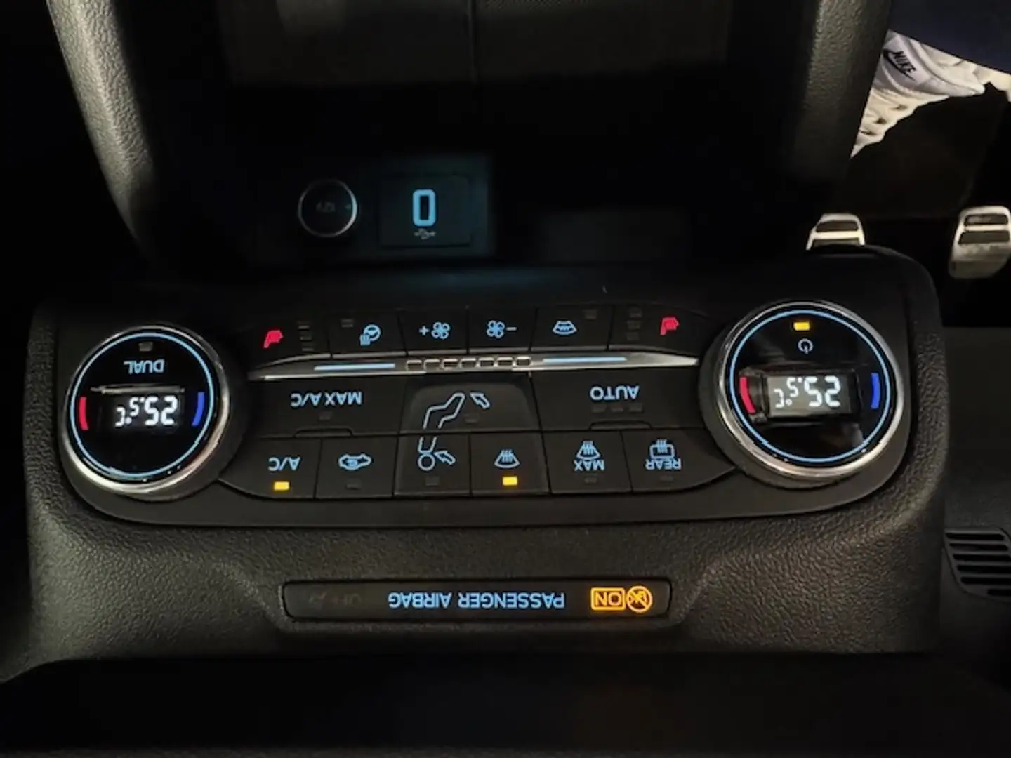 Vehicle image, number 9