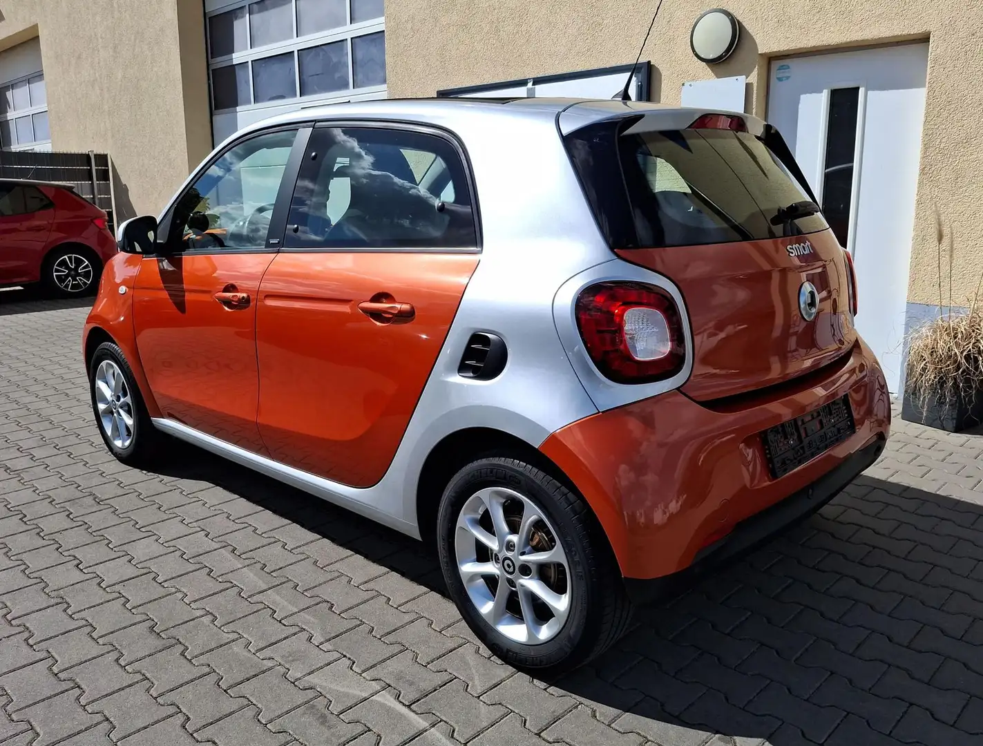 Vehicle image, number 5