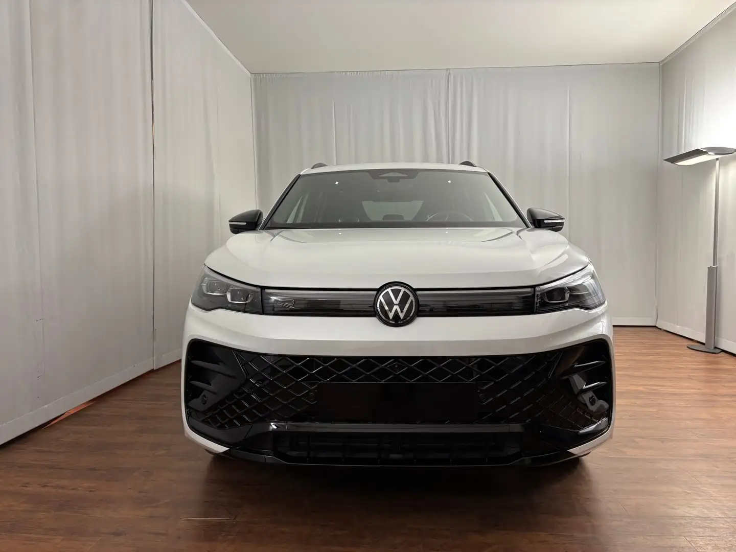 Vehicle image, number 4