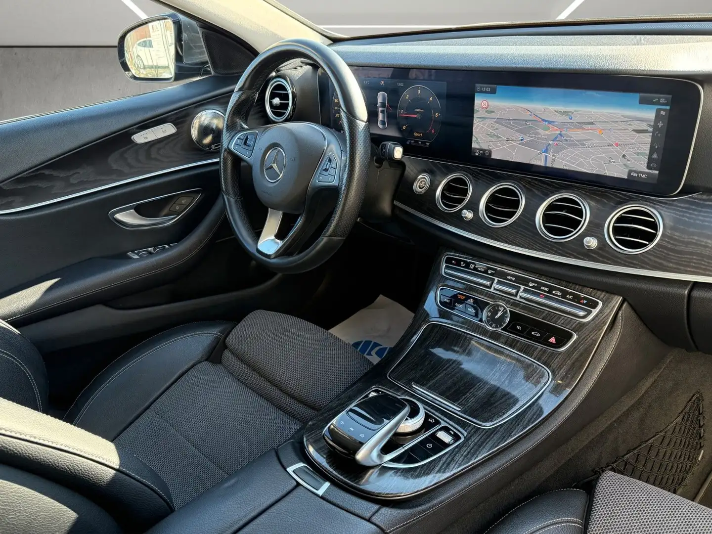 Vehicle image, number 12