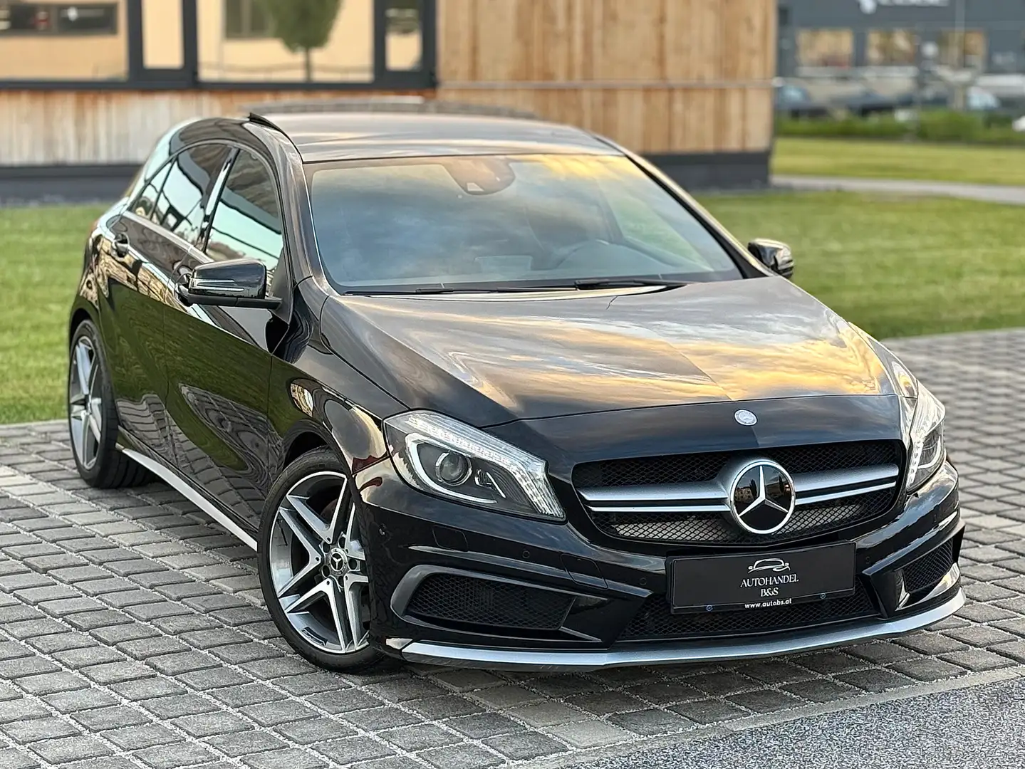 Vehicle image, number 1