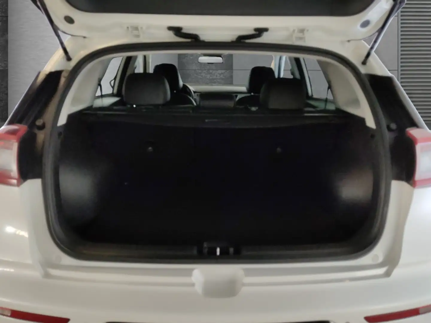Vehicle image, number 5