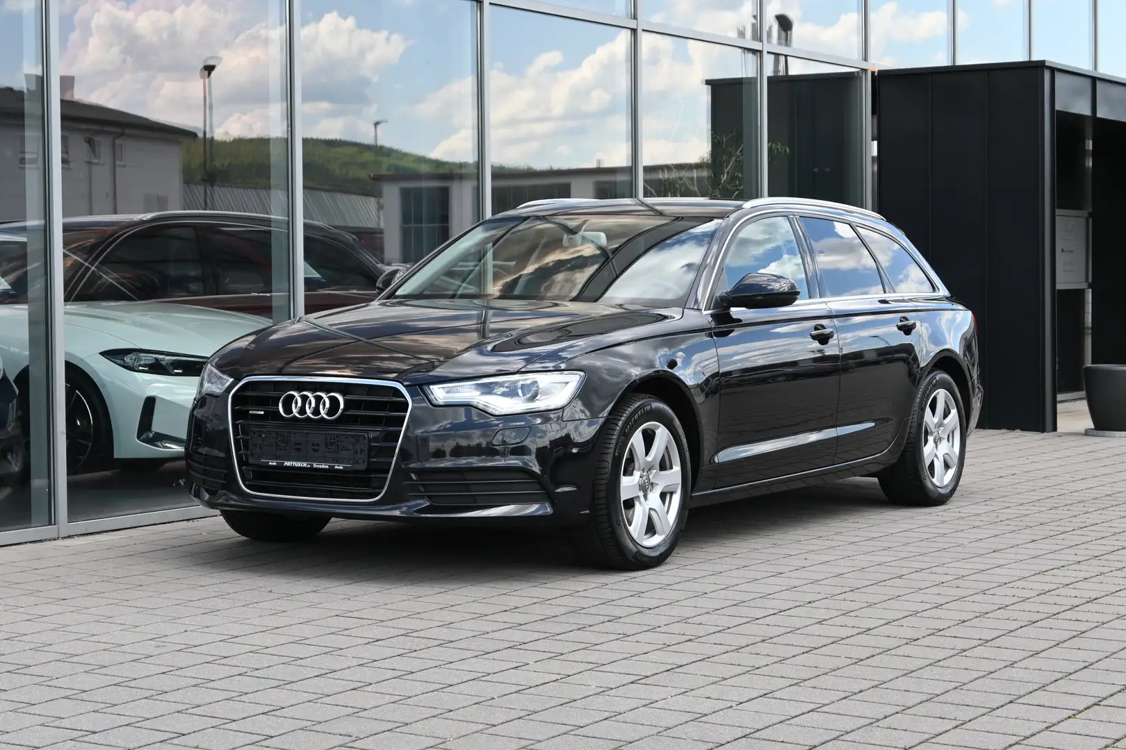 Vehicle image, number 1