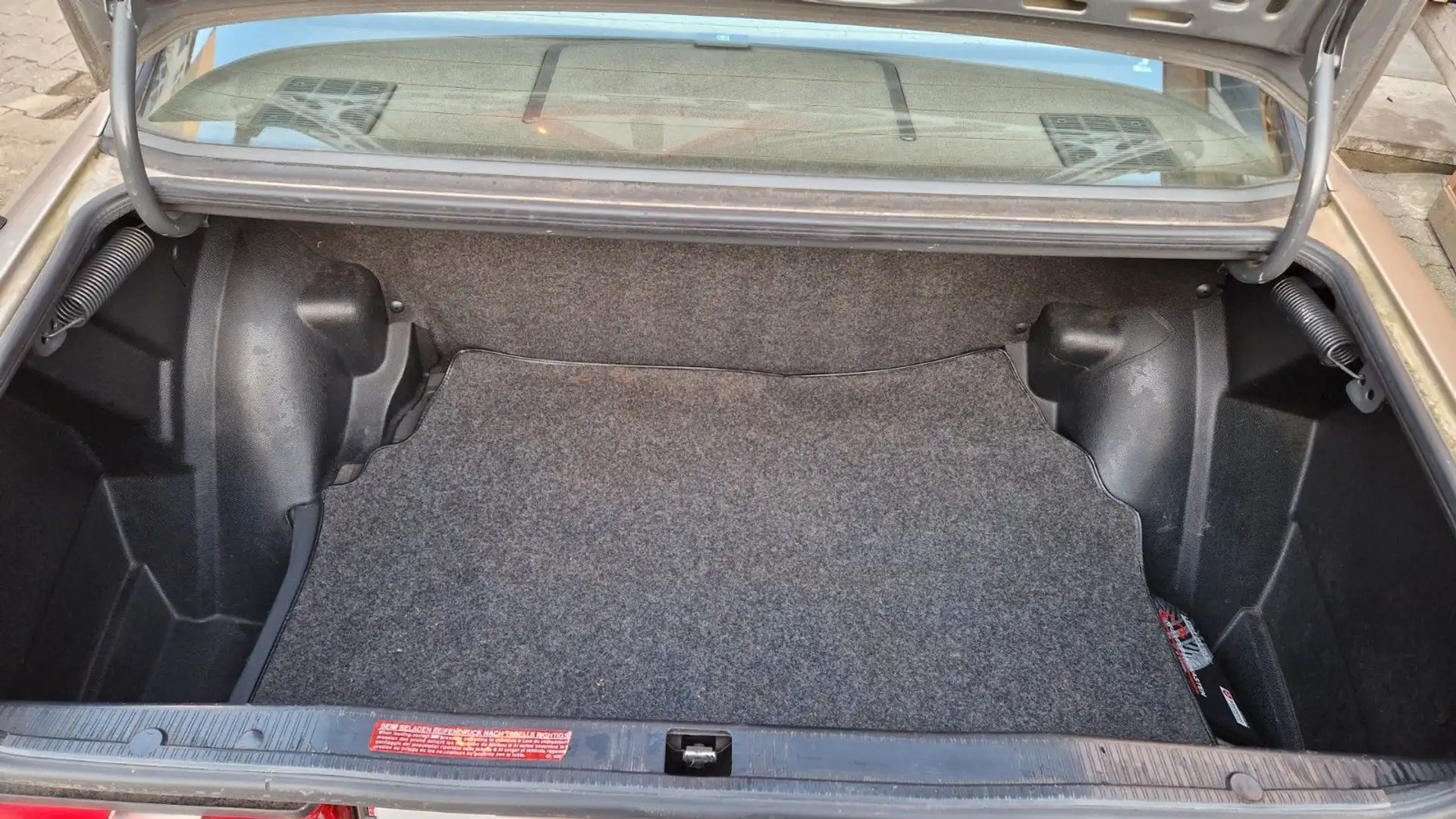 Vehicle image, number 7
