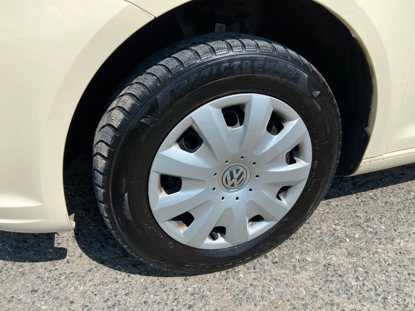 Vehicle image, number 10