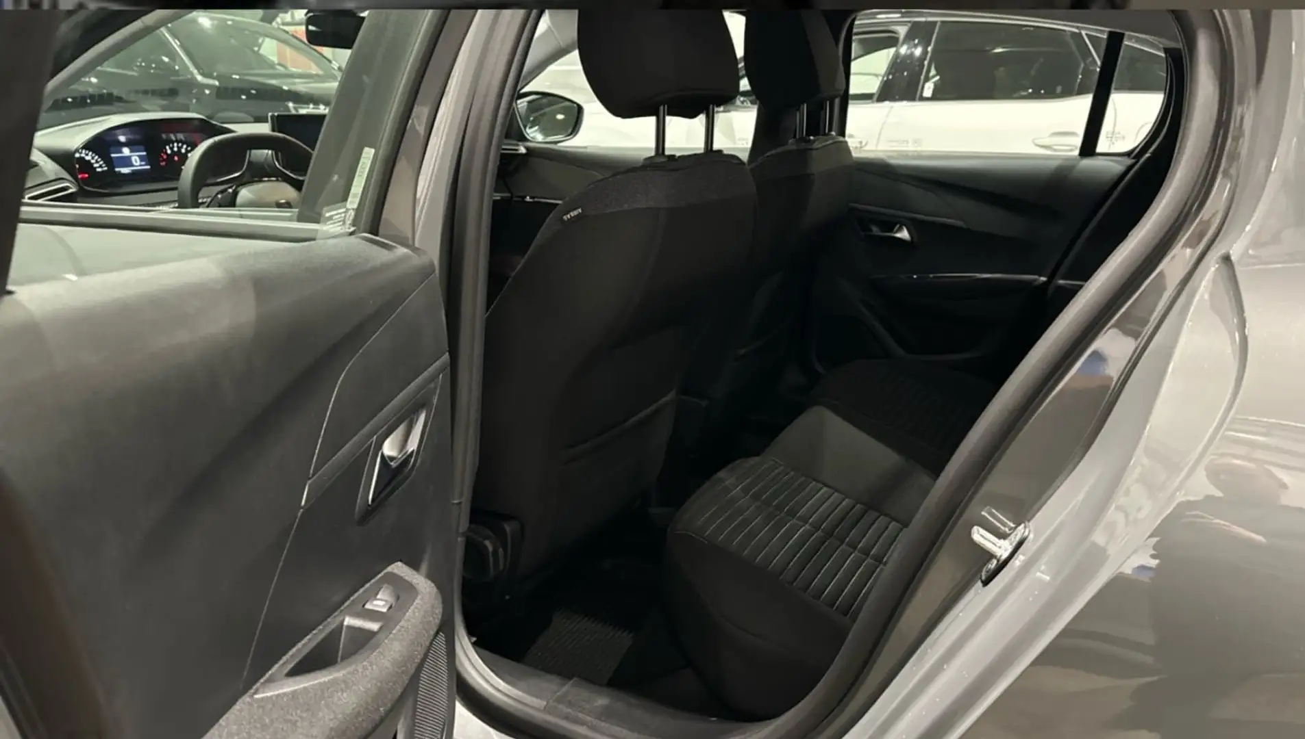 Vehicle image, number 9