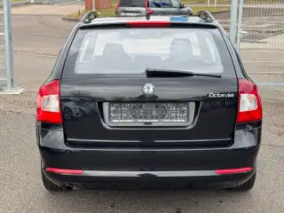Vehicle image thumbnail, number 6