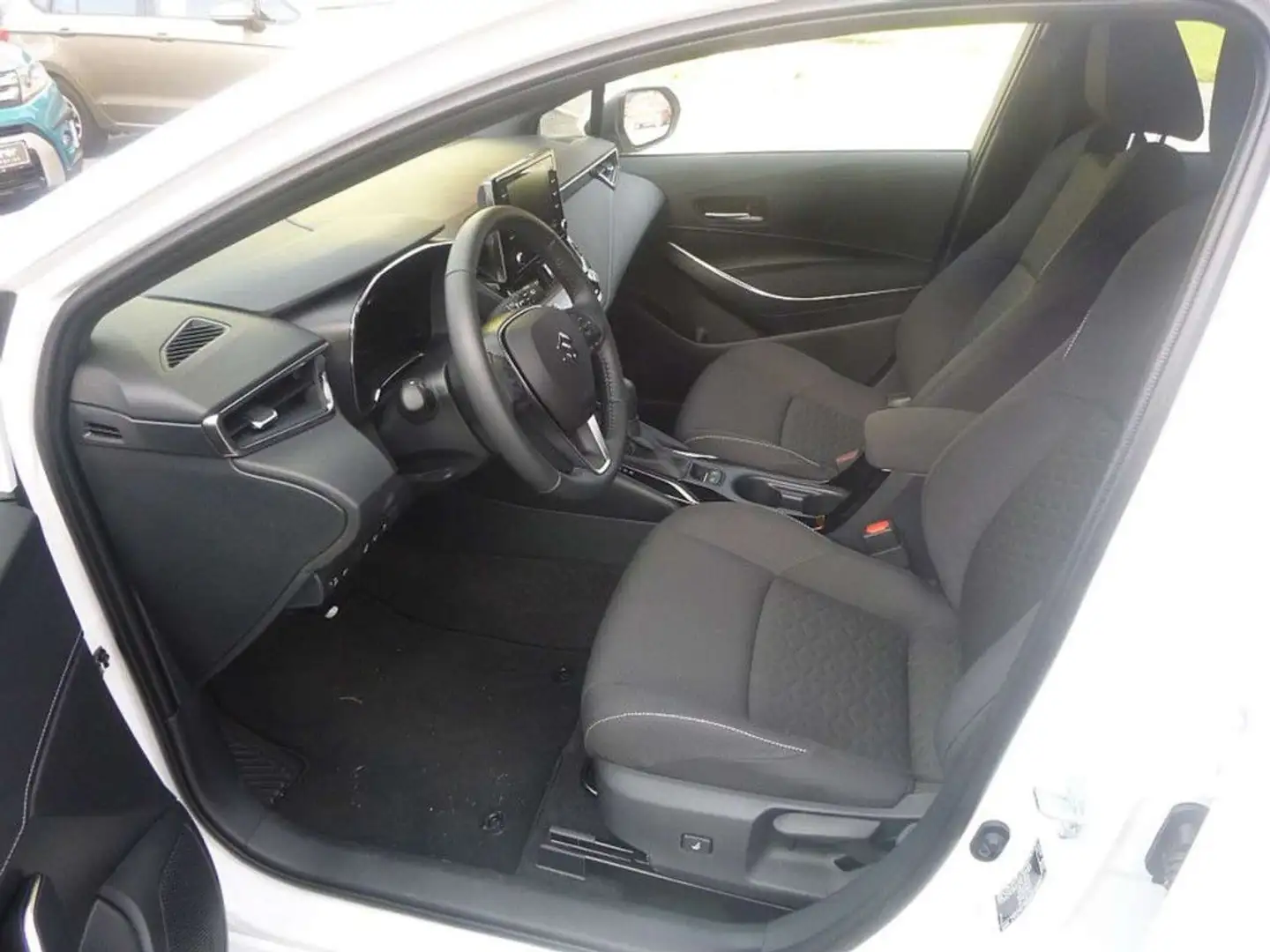 Vehicle image, number 9