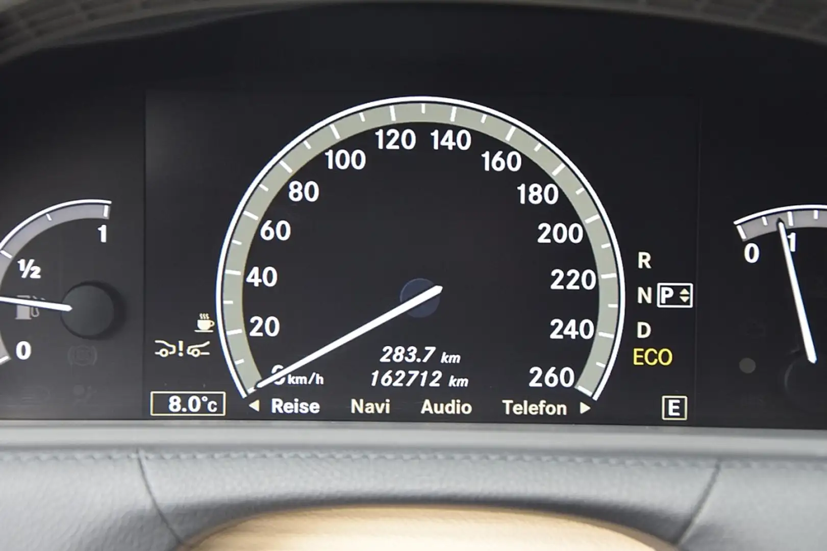 Vehicle image, number 6