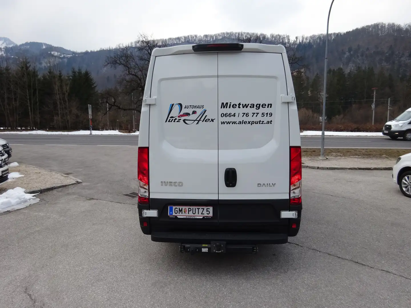 Vehicle image, number 4