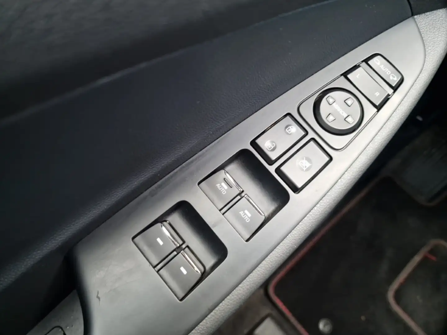 Vehicle image, number 13