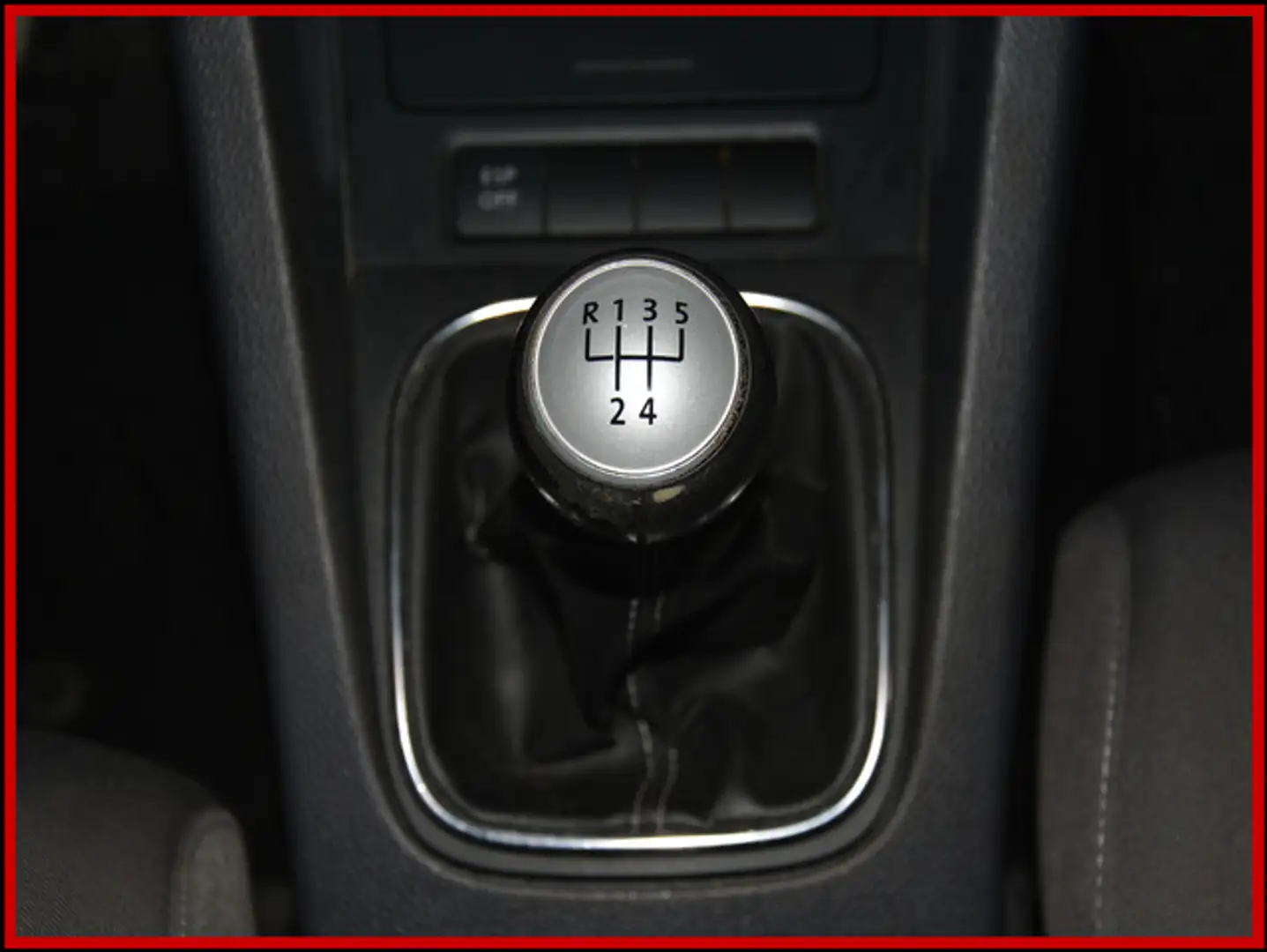 Vehicle image, number 12