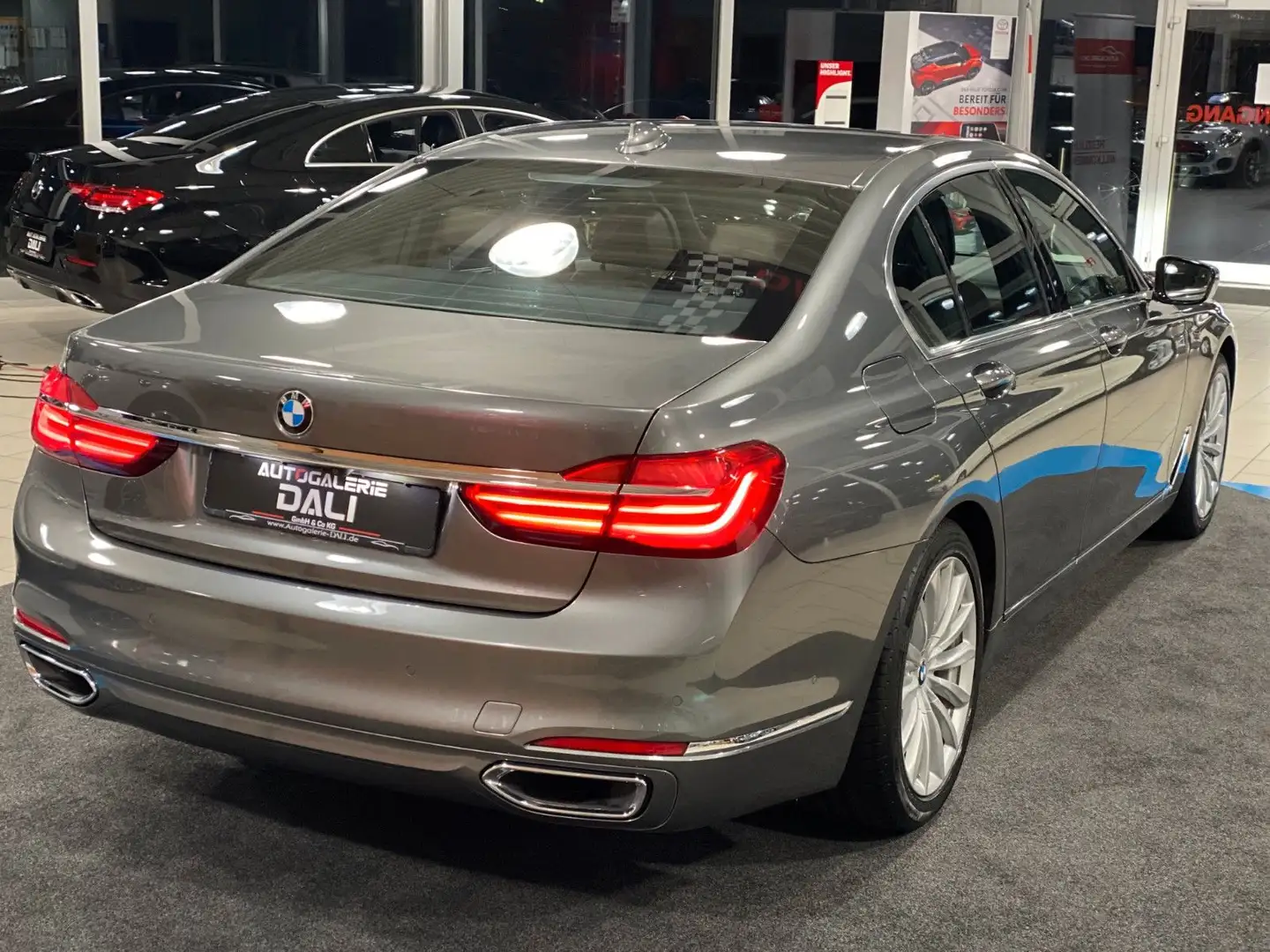 Vehicle image, number 2